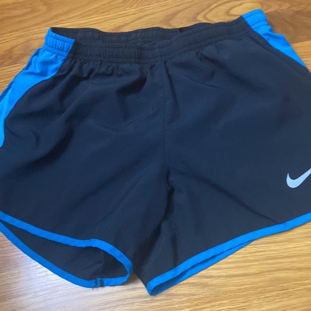 Nike Dri-Fit drawstring shorts w/built in underwear - Picture 3 of 10